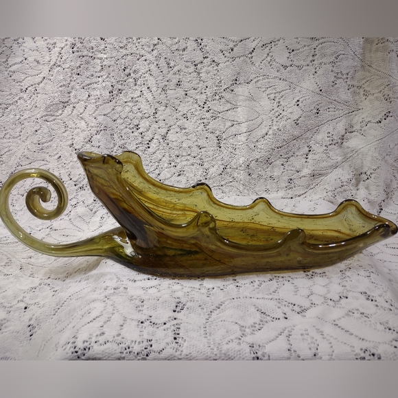Hand blown Sooner Glass swirled art Leaf - Picture 3 of 8